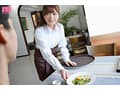 バイト先の大好きな彼女が巨漢のオヤジ店長にわからせ種付けプレスで寝取られていたなんて…。 佐藤しお