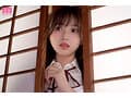 お兄ちゃんがエロ本片手に一生懸命おちんちんをコスっていたのを目撃したあの時から性に目覚めた妹と汗だくで中出ししまくったあの夏の日のあやまち 泉ももか