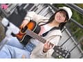 歌手を夢見る上京ボンビー少女が高額バイトに釣られてこっそりAV出演！！経験人数1人 反応もカラダもうぶな合法ロリっ娘が恥じらいアクメデビュー 白宮萌（22）さん