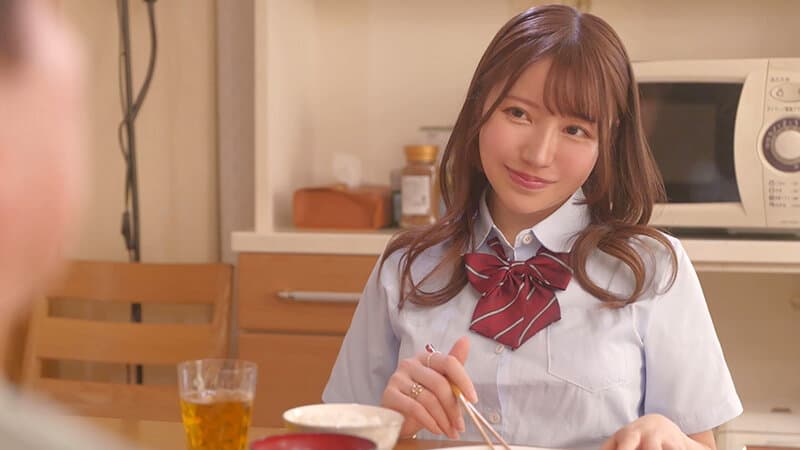 連れ子のプリ尻ヤリギャルJ系は年中性欲ノンストップ！妻がいようと構わず種搾りプレスでボクの子種を摂取し続ける逆家庭内NTR 流川莉央