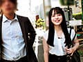 可愛い部下（※彼有り）と上司（※既婚）が高額賞金かけて野球拳で対決！？「部下に興奮するわけないよ！」なんて言いつつバッキバキ勃起しちゃう上司チ〇ポ「大きくないですか」部下の女性も恥ず恥ずエロ発情「秘密ですよ…」ってド不倫NTR中出しSEX