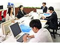 時短勤務の妻 時短勤務の非正規妻が業務中に半脱ぎ半ズラしの即入れセックスで膝ガクするほどイカされて… 小早川怜子