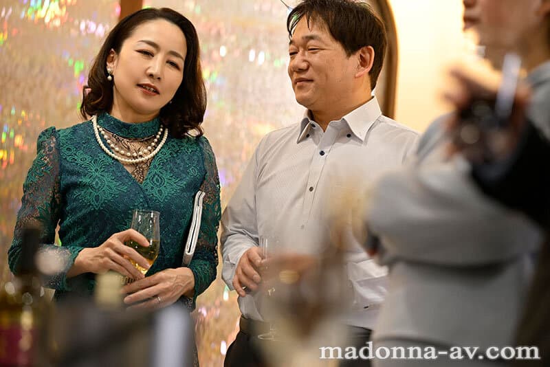 私の方がもっと…、もっと愛せるのに―。 同窓会’逆’NTR ～10年ぶりに再会した旧友と逢瀬を重ねる生ハメ情事～ 瀬尾礼子
