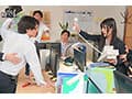 朝起きたら部屋に下着姿の同期女子社員！いつも生意気で悪態ばかりついてくるのに、甘えてきたので… 似鳥日菜