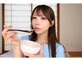 【VR】禁断の唾飲ませ カラダが動かない老いた私に生きる力を与えるのは、ほんの少しの食料と息子の嫁のヨダレです。 尾崎えりか