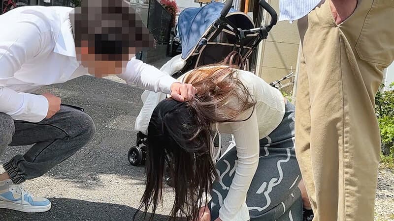 借金返済できない債務者から金の代わりに人妻のマ●コで取り立て お前の立場理解らせてやるよ！