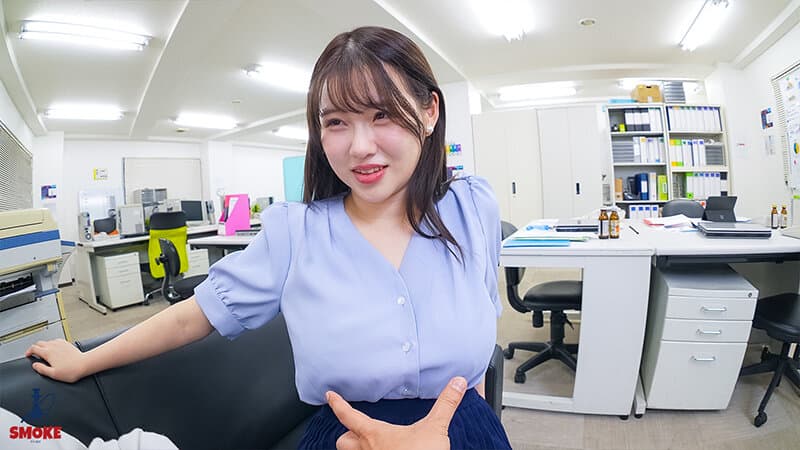 【乳首開発セクハラ】残業中のオフィスで二人きり、無自覚パツパツおっぱい挑発してしまい中年スケベ部長から若肌乳首をネチっこくいじられチクイキ絶頂してしまう色白巨乳部下OL 丸最レア