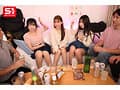 ヤリサーの男達に雑に寝取られといてピースなんかすんなよ… 僕の大切な年下彼女が大学のチャラ男たちとノリノリSEXを楽しんでいた…。 三田真鈴