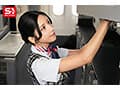 客の少ない深夜便は美しい客室乗務員の性的賠償フライト 七ツ森りり