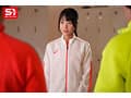 怪我で夢破れた陸上女子エースが選んだ男子選手への貢献… 顔面シャワー性処理係 「私、走っていた頃より…精子を浴びてる今の方が幸せです！」 榊原萌