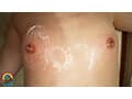 敏感な乳首をこねくり回され我慢できず大量失禁…喉奥貫通イラマ輪●され白目イキしてしまうJ系 皆月ひかる
