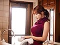 豊満な巨乳の上司の妻ゆあさんと布団の中でこっそり密着スローセックスに没頭したボク。 三上悠亜