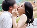 情熱キスは突然に 息子の友達に周りも気にせず唇を奪われて溢れ出す本能 田崎このえ