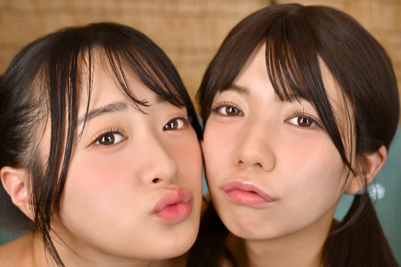【VR】【8K】僕のことを大好きなあざとちっぱいたちが秘密の場所で無邪気ソープごっこ！～おせっせ交互騎乗位でぬるぬるチ●ポ奪い合い～かほちゃんゆなちゃん