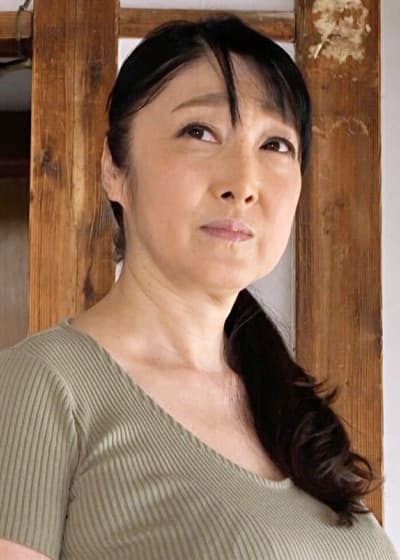 両親の部屋から漏れ聞こえる妖しい喘ぎ声。還暦熟母に悶々とする愚息との濃厚エロス!