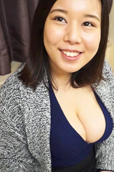 デカすぎる・・・・・・。爆乳むちむち人妻さんがこっそり不倫。